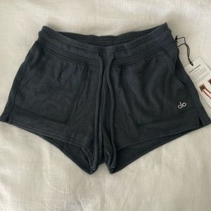 Alo yoga grey daze short (XS)